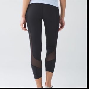 Lululemon Seek The Heat Crop Black size 6